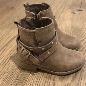 DONATED Girls boots